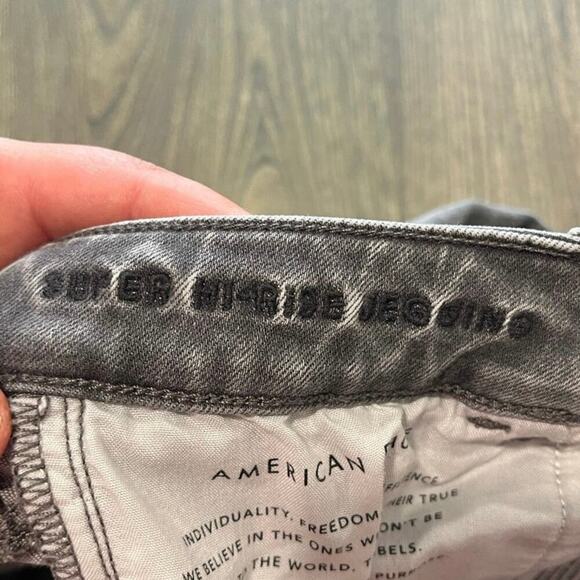 American Eagle Hi-Rise Jegging Jeans Super Stretch Distressed Denim Grey Size 10 - Picture 9 of 12